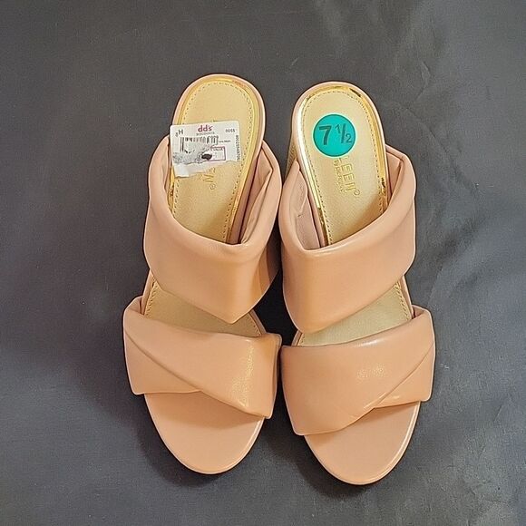 BRAND NEW KAYLEEN DOUBLE STRAP BLOCK HEEL SANDAL - Picture 3 of 14